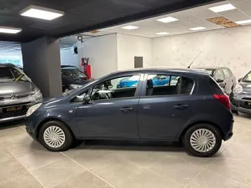 Opel Corsa 2010 photo 2