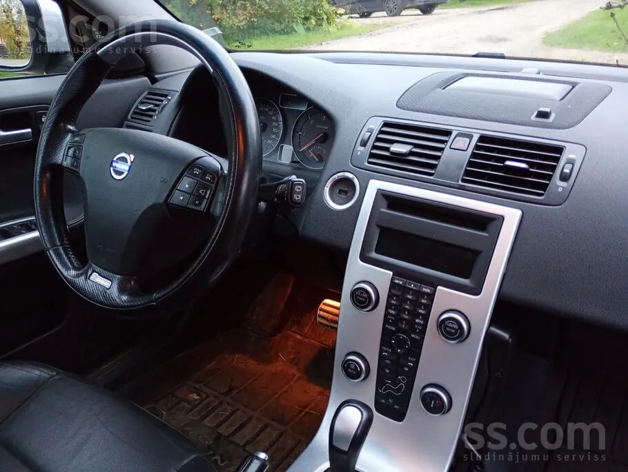Volvo V50 2011 photo 3