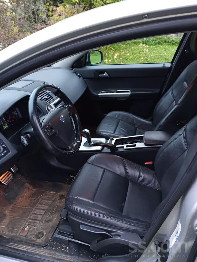 Volvo V50 2011 photo 4