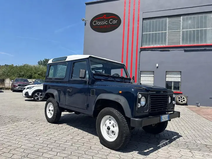 Land Rover Defender 90