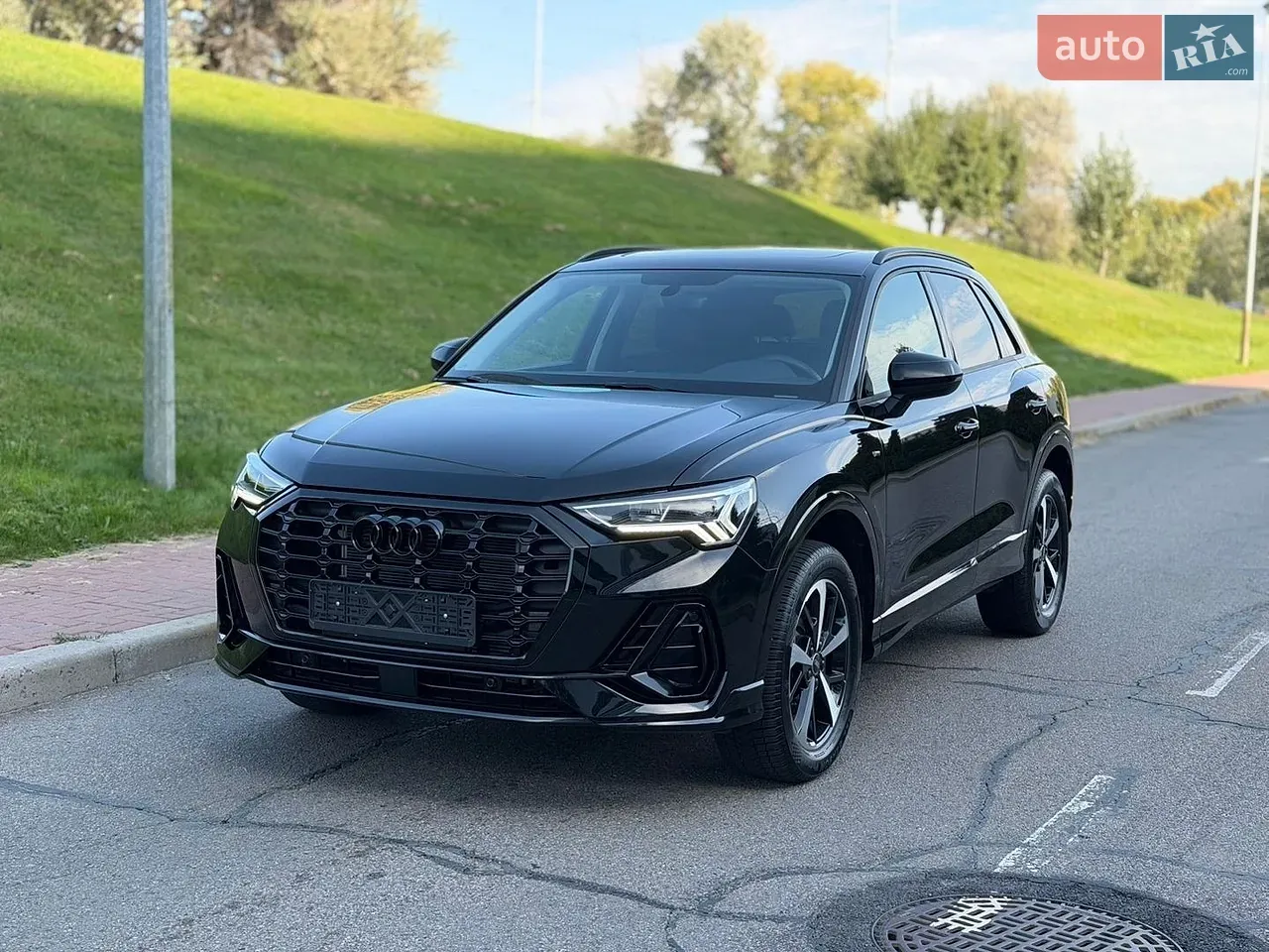 Audi Q3 2022 photo 2