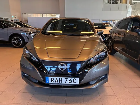 Nissan Leaf 2023 photo 2