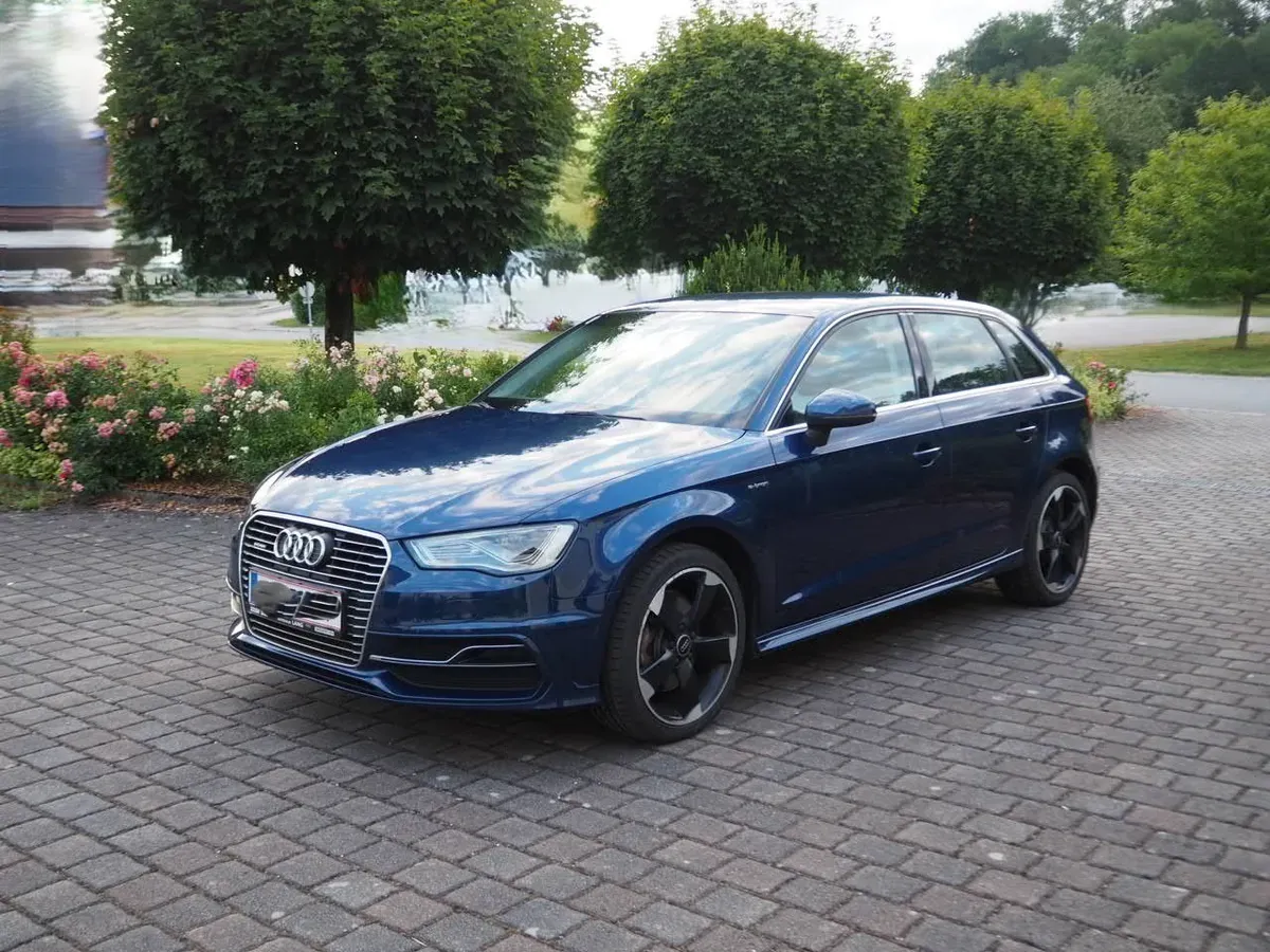 Audi A3 2015 photo 2