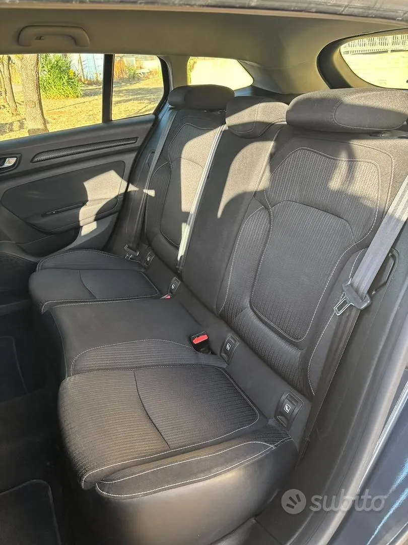 Renault Megane 2018 photo 3
