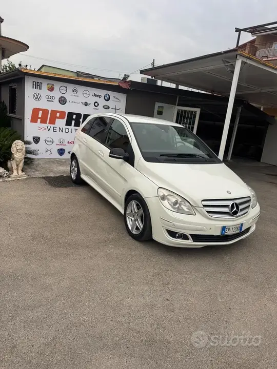 Mercedes-Benz B