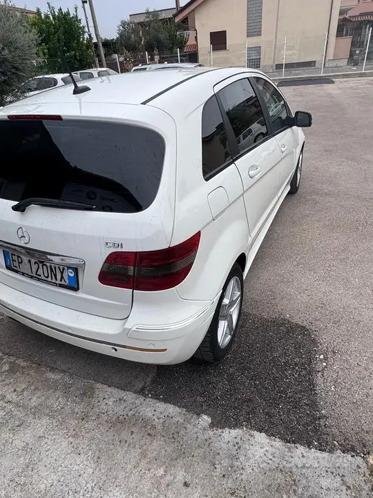Mercedes-Benz B 2012 photo 5