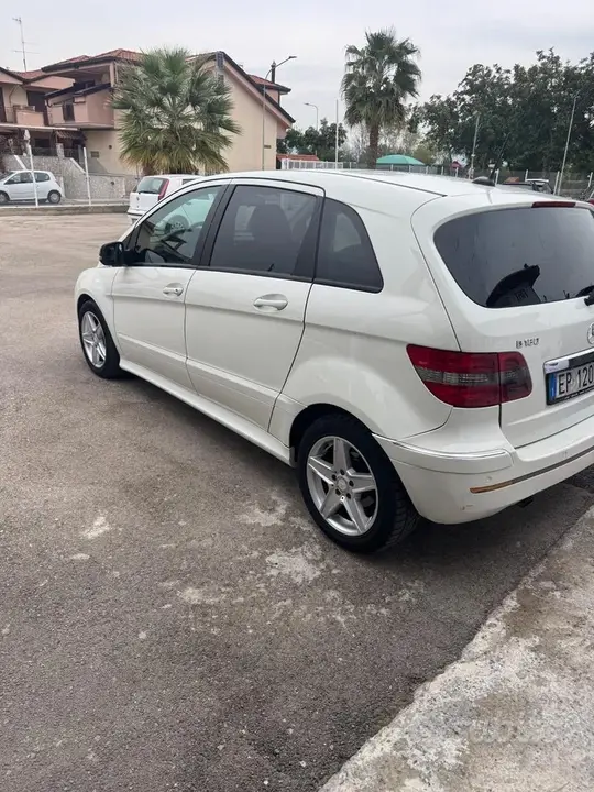 Mercedes-Benz B 2012 photo 4