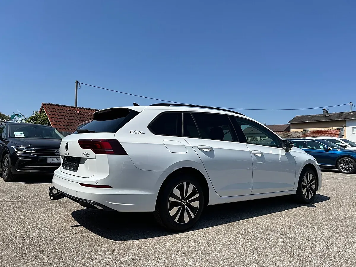 Volkswagen Golf 2025 photo 3