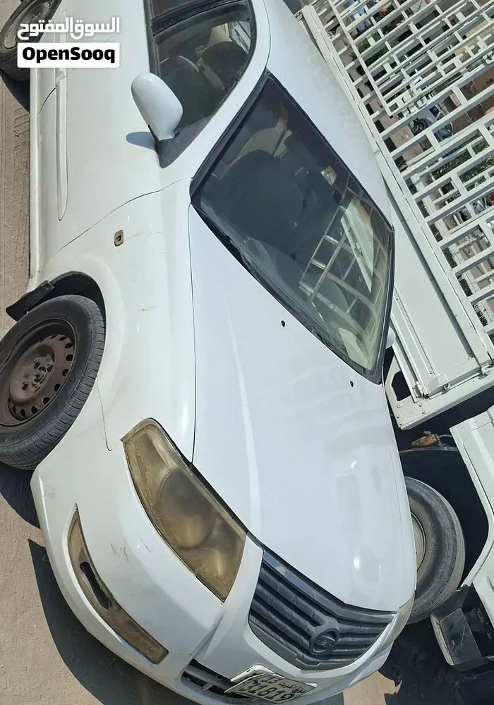 Nissan Sunny 2010 photo 2