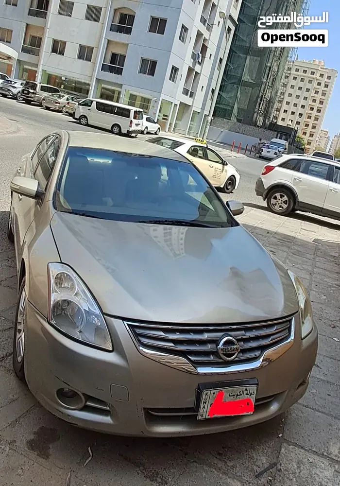 Nissan Altima 2010 photo 2