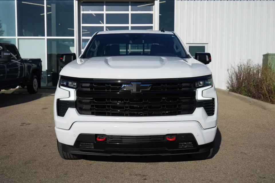 Chevrolet Silverado 1500 2025 photo 2