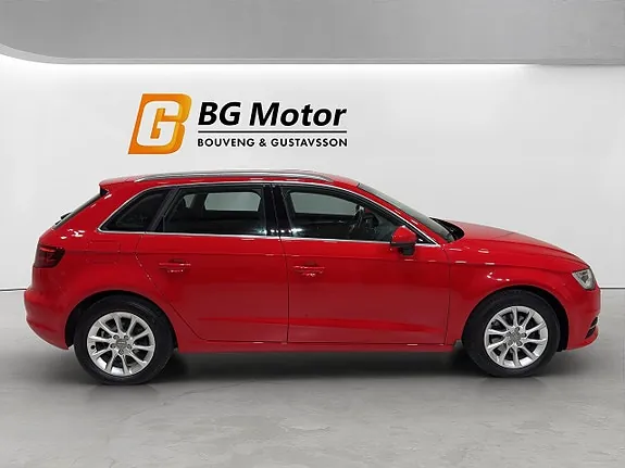 Audi A3 2015 photo 3