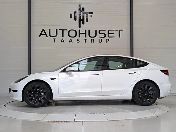 Tesla Model 3 2022 photo 3