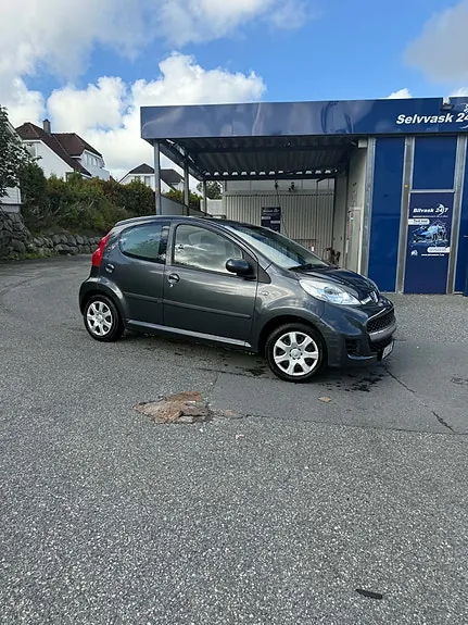 Peugeot 107 2010 photo 2