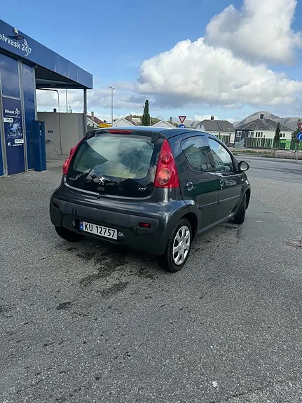 Peugeot 107 2010 photo 3
