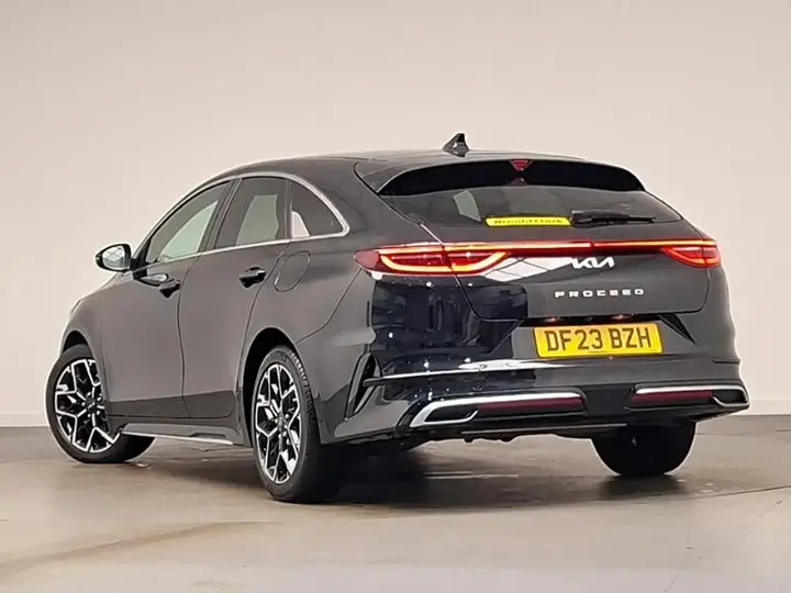 Kia Proceed 2023 photo 2