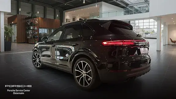 Porsche Cayenne 2023 photo 2