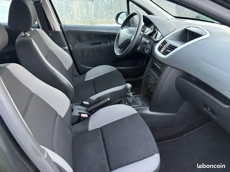 Peugeot 207 2007 photo 5