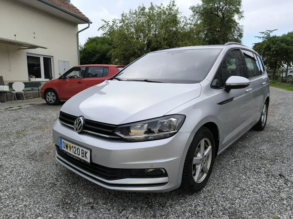 Volkswagen Touran 2018 photo 2