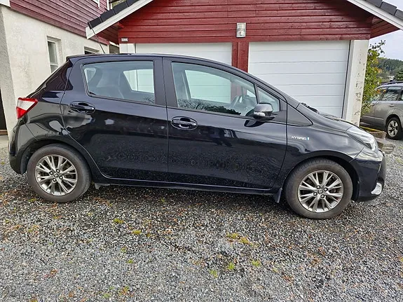 Toyota Yaris 2018 photo 3