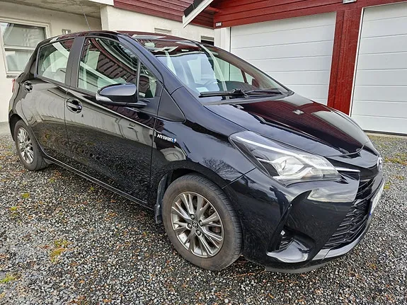 Toyota Yaris 2018 photo 2