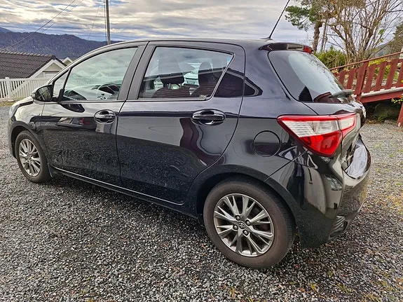 Toyota Yaris 2018 photo 5