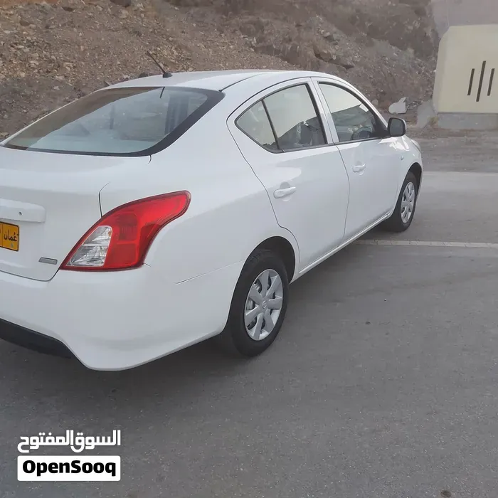 Nissan Sunny 2015 photo 2