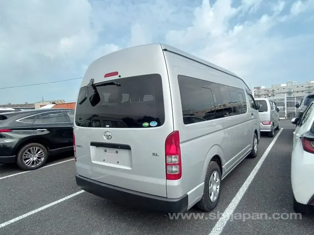 Toyota Hiace Commuter Gl 2019 photo 4