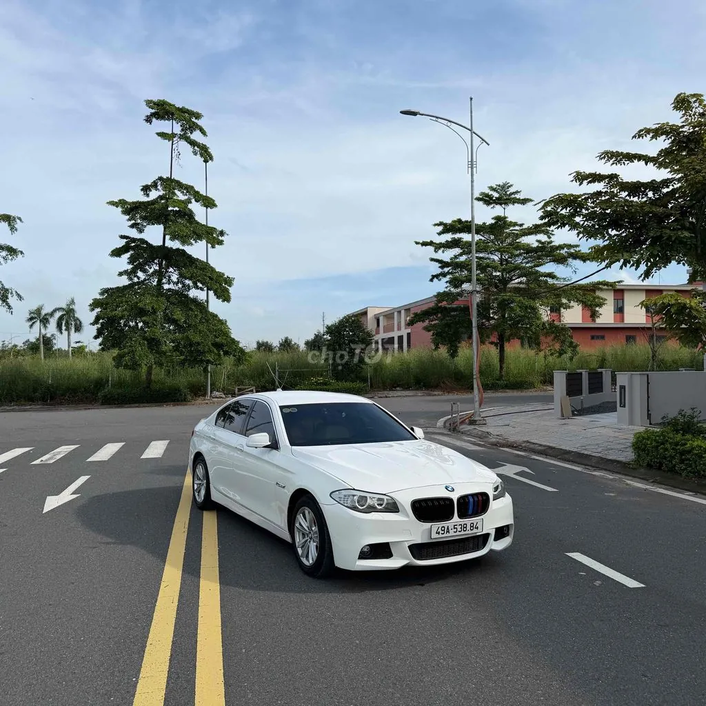 BMW 520I