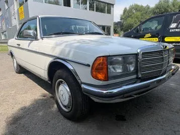 Mercedes-Benz 230C 1978 photo 3