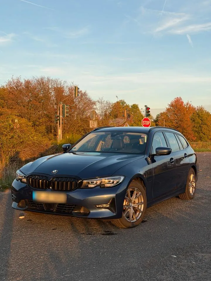 BMW 330E