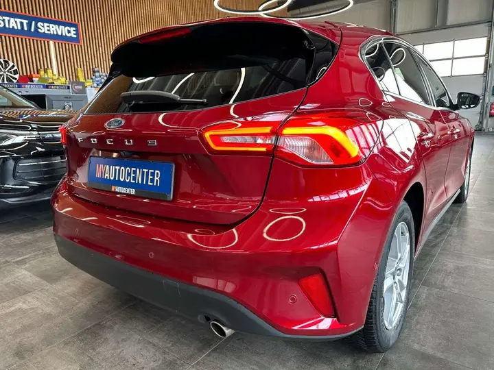 Ford Focus 2019 photo 2