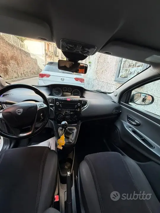 Lancia Ypsilon 2011 photo 4