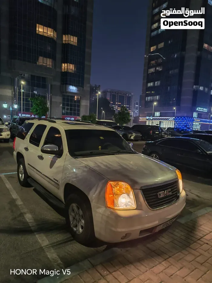 GMC Yukon 2011 photo 3