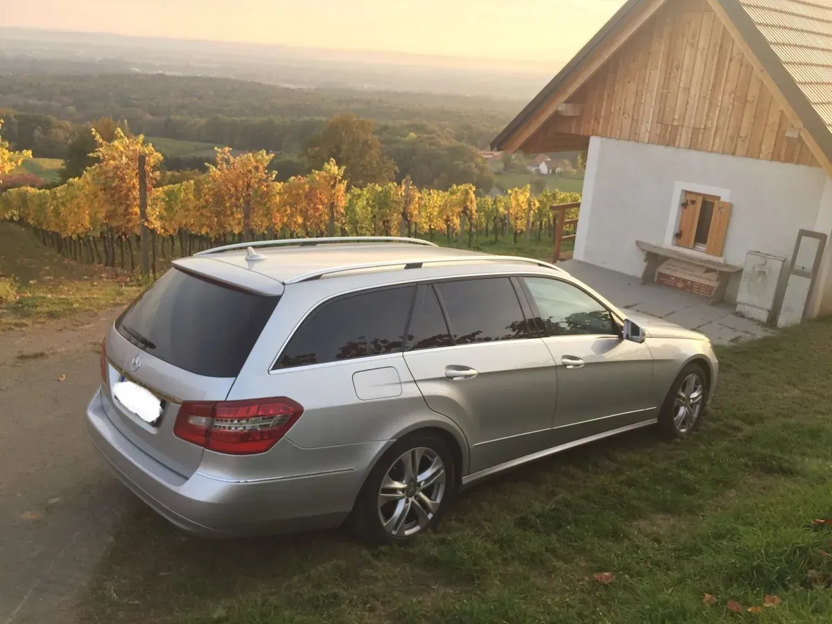 Mercedes-Benz E-Class 2011 photo 3