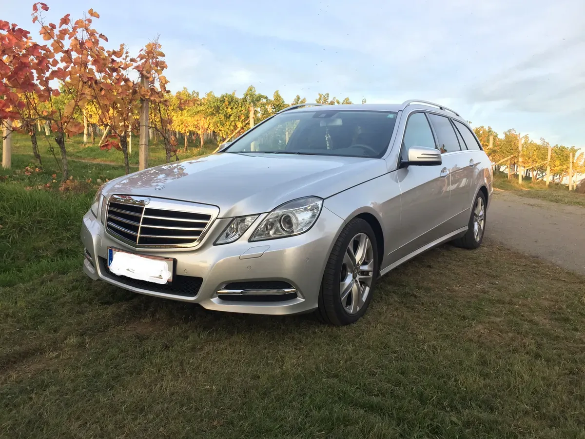Mercedes-Benz E-Class 2011 photo 2
