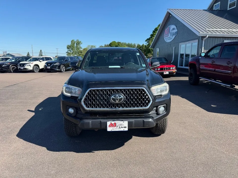 Toyota Tacoma 2018 photo 2