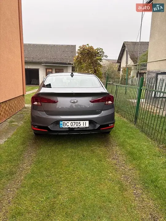 Hyundai Elantra 2019 photo 3