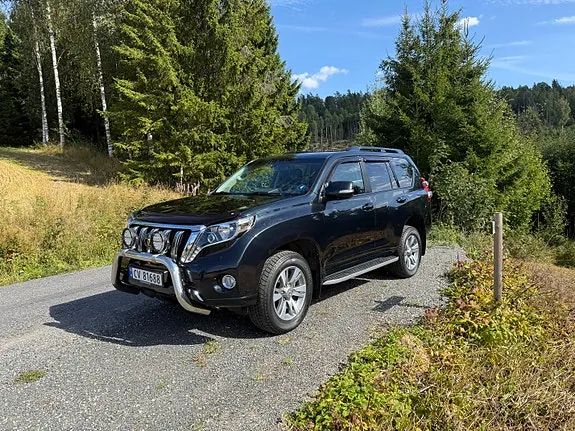 Toyota Land Cruiser 2016 photo 2
