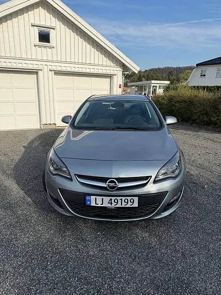 Opel Astra 2013 photo 3