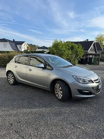 Opel Astra 2013 photo 5