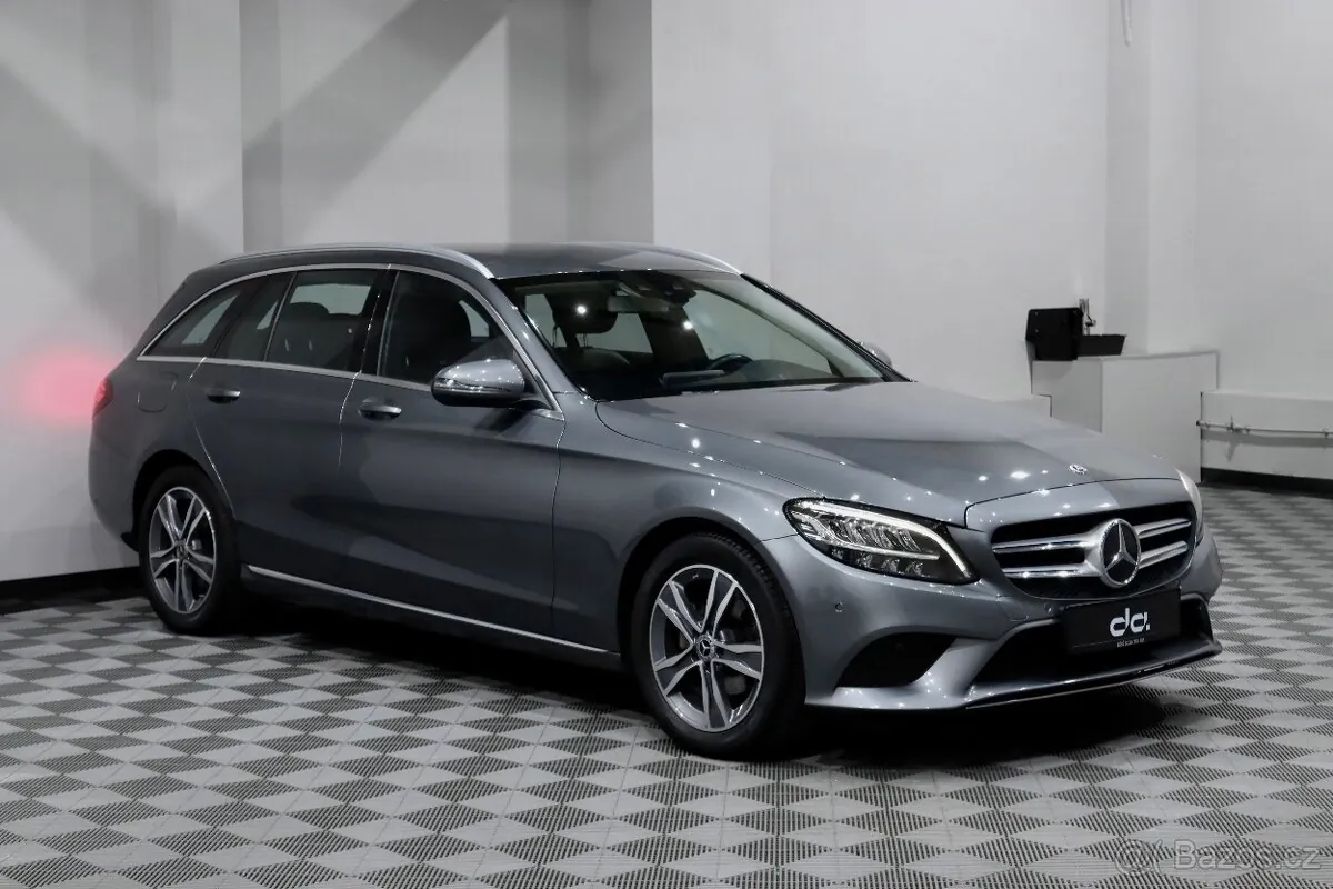 Mercedes-Benz C-Class 2019 photo 2