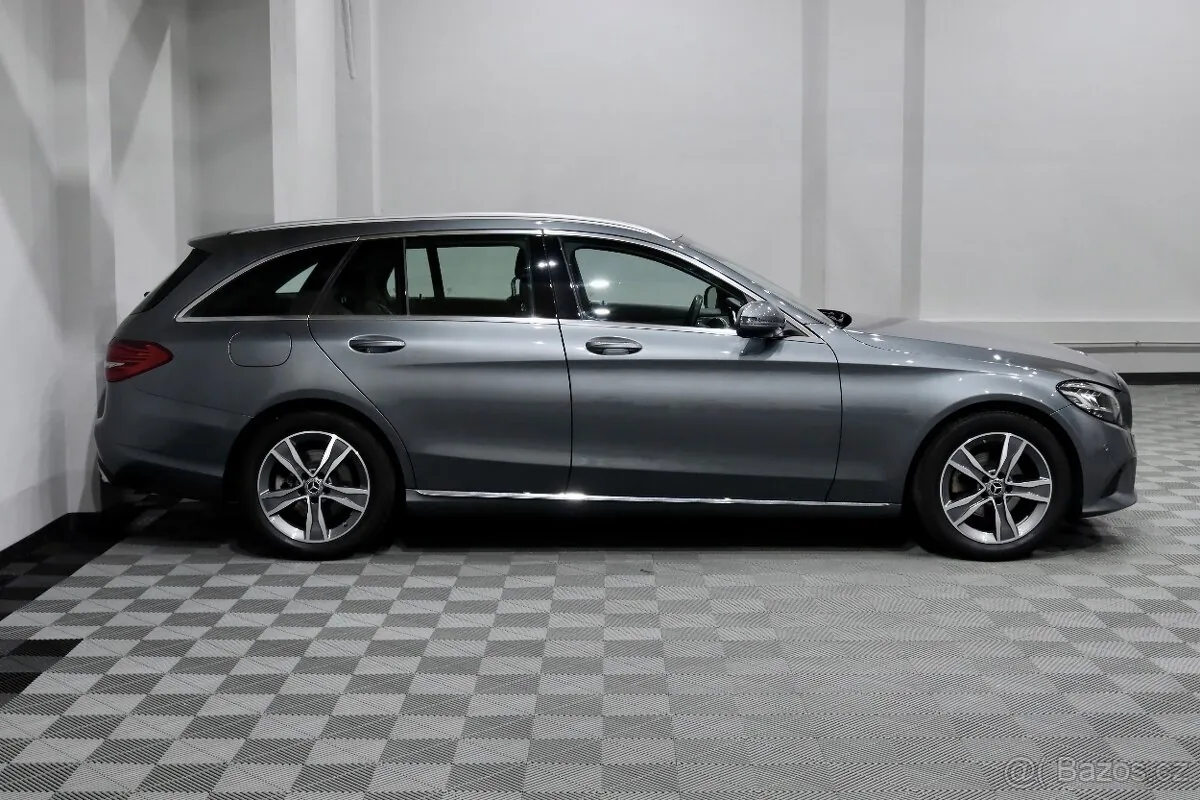 Mercedes-Benz C-Class 2019 photo 4
