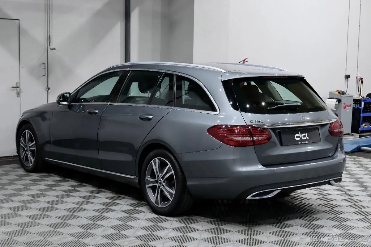 Mercedes-Benz C-Class 2019 photo 5