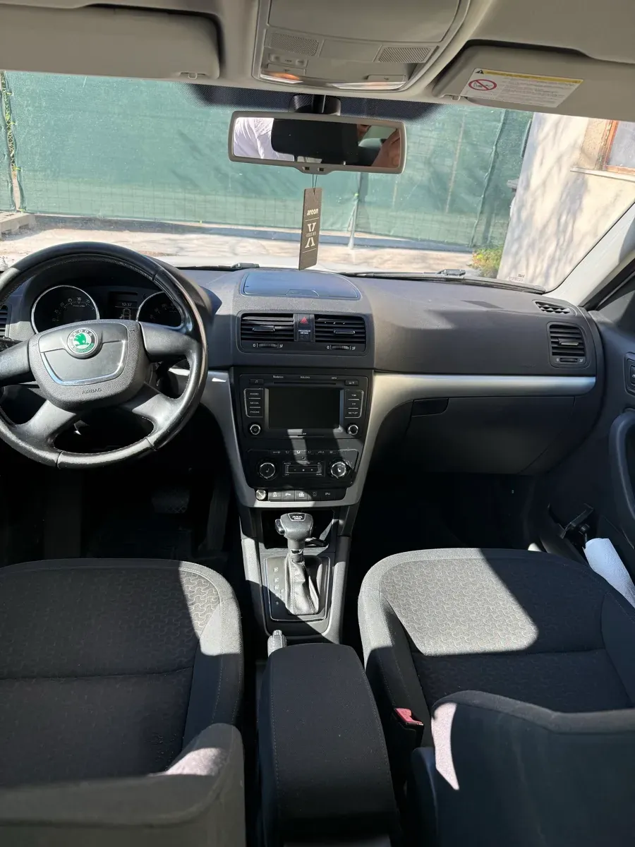 Skoda Yeti 2012 photo 2