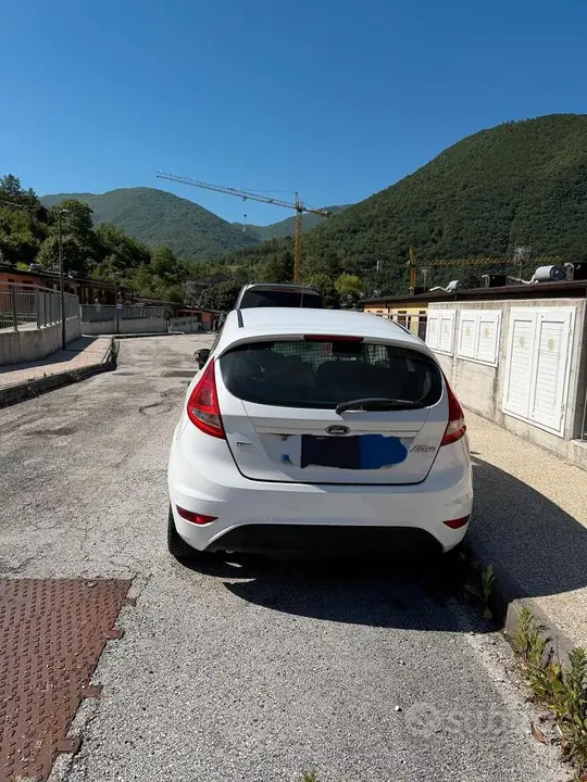 Ford Fiesta 2009 photo 2
