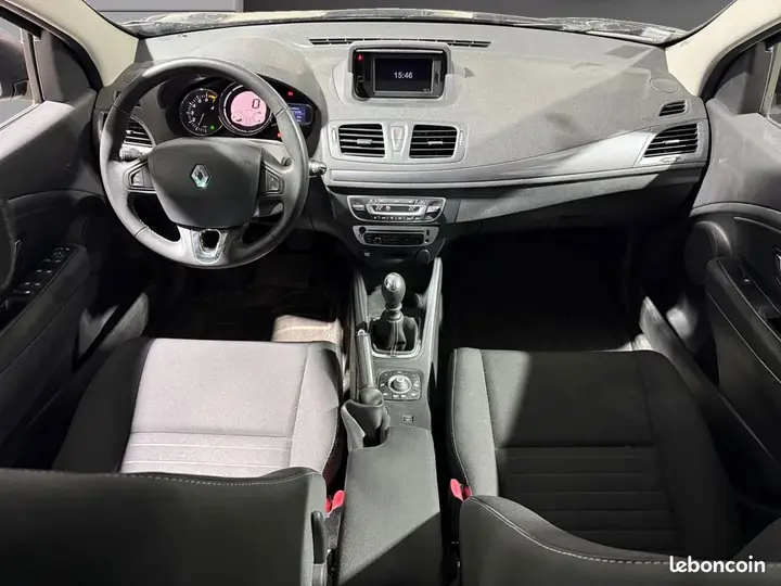 Renault Megane 2015 photo 2