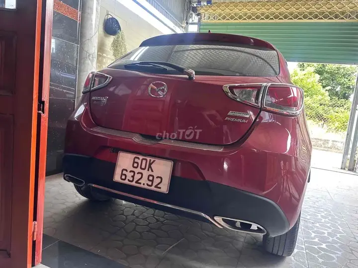Mazda 2 2017 photo 3