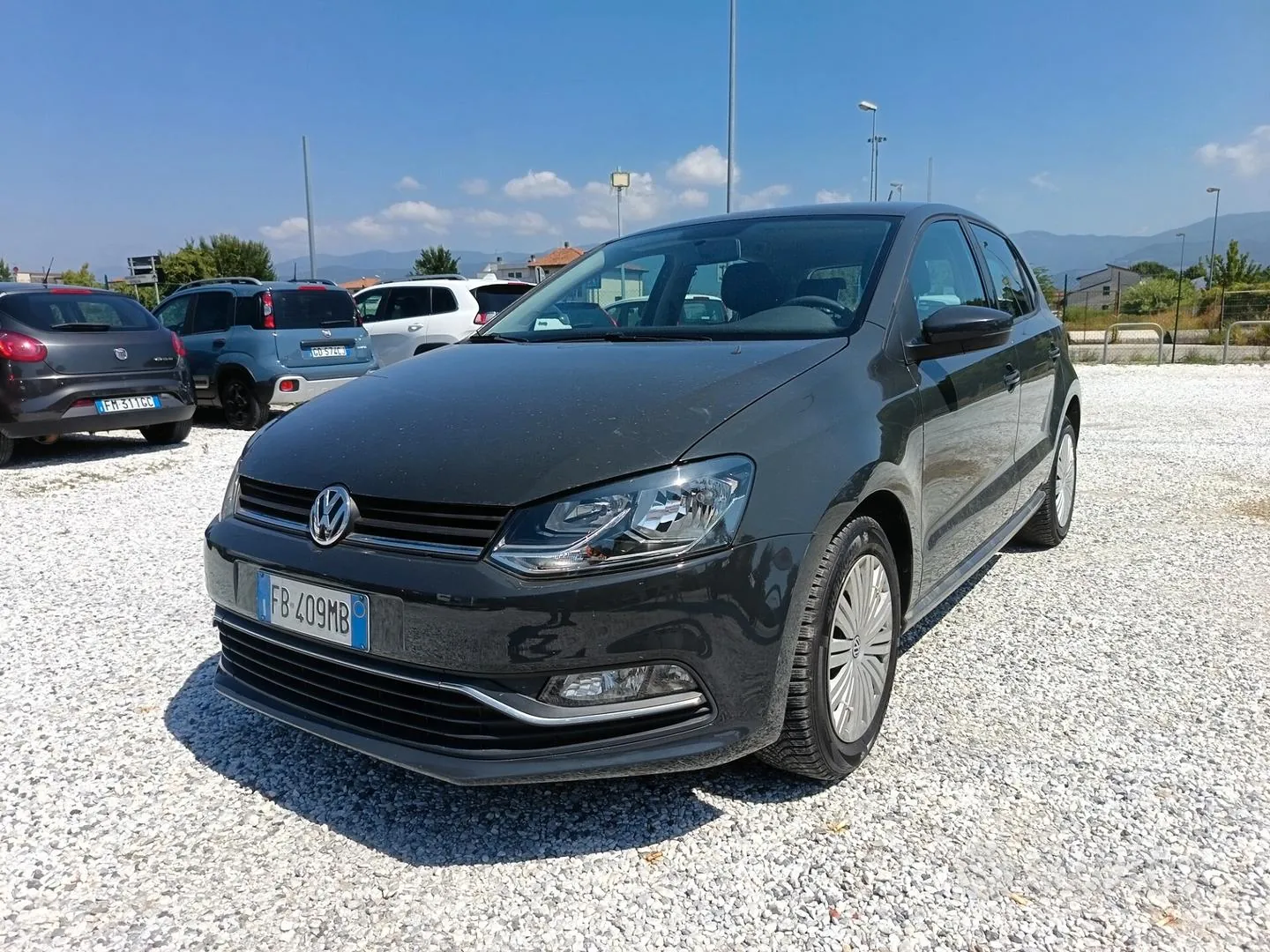 Volkswagen Polo 2015 photo 2