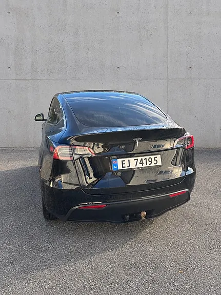Tesla Model Y 2024 photo 4